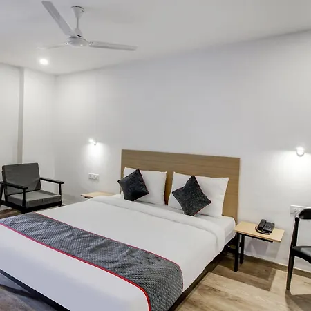Super Townhouse Rcc Majestic 397 Lb Nagar Hotel